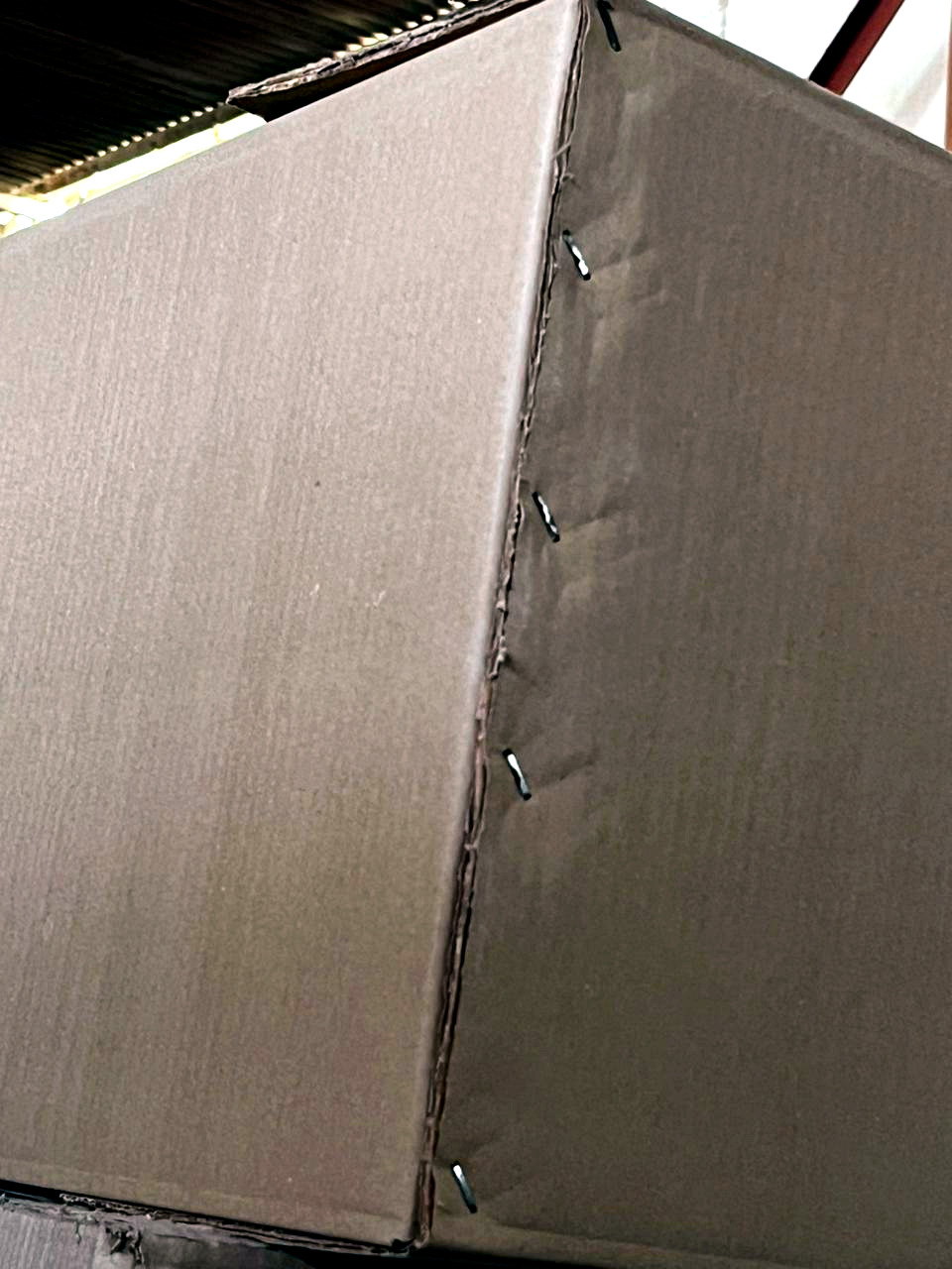 Box wire stitching machine